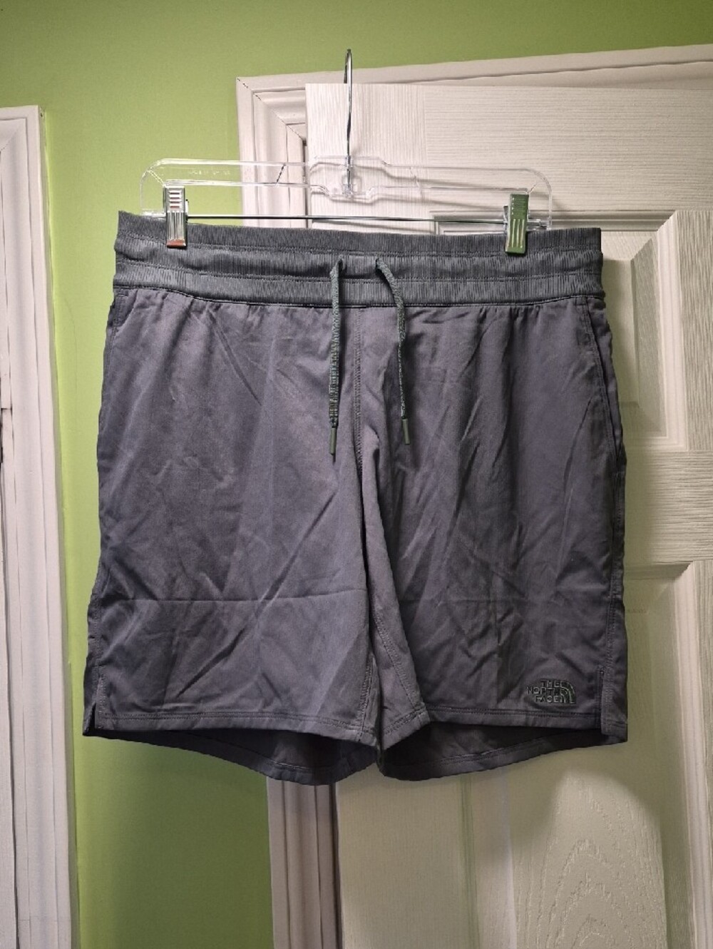 The North Face Aphrodite Shorts, Sz L, Duck Green, Regular Fit, Long Inseam